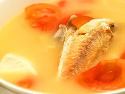 番茄薯仔豆腐紅衫魚湯